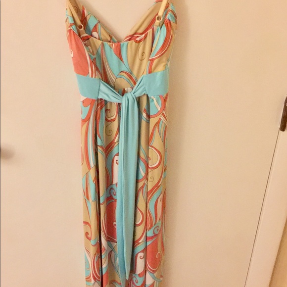 Beautiful Patterned Maxi Dress - Picture 4 of 6